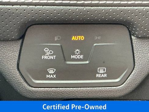 Certified 2025 Volkswagen Atlas Cross Sport SEL R-Line AWD/4WD image 36