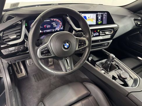 Used 2025 BMW Z4 M40i w/ Edition RWD image 5