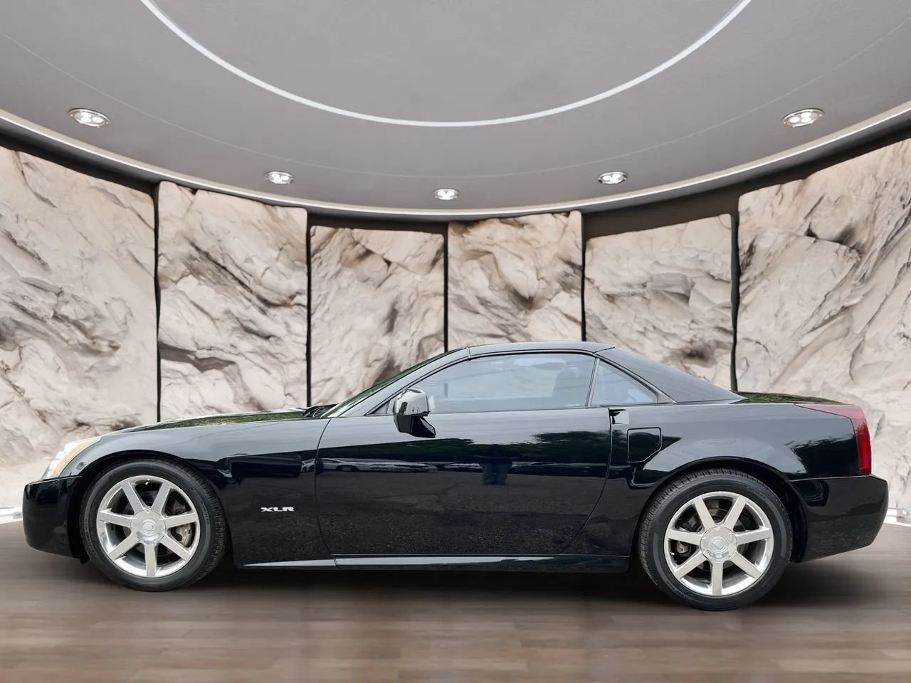 Used 2006 Cadillac XLR RWD image 4