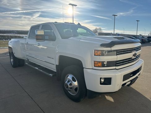 Used 2019 Chevrolet Silverado 3500 LTZ w/ Duramax Plus Package image 3