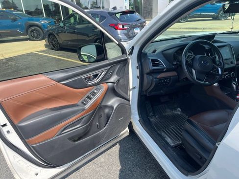 Certified 2022 Subaru Forester Touring AWD/4WD image 11