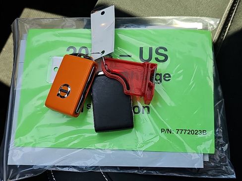 Certified 2023 Volvo C40 P8 Recharge Ultimate AWD/4WD image 11