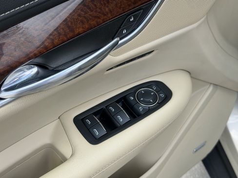 Used 2017 Cadillac XT5 Premium Luxury FWD image 21