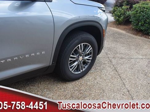 Used 2025 Chevrolet Traverse LT w/ LPO, Floor Liner Package FWD image 14
