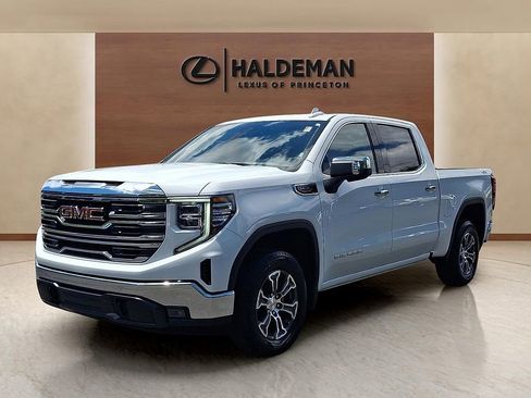 Used 2026 GMC Sierra 1500 SLT AWD/4WD image 3