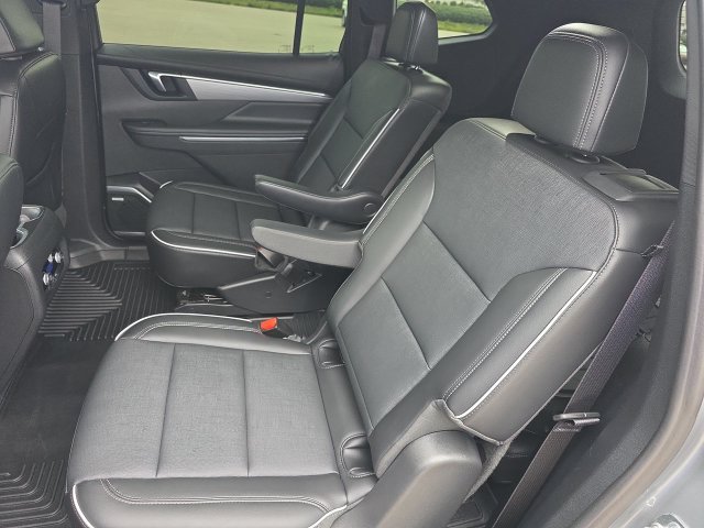 Used 2025 Buick Enclave Preferred FWD image 26