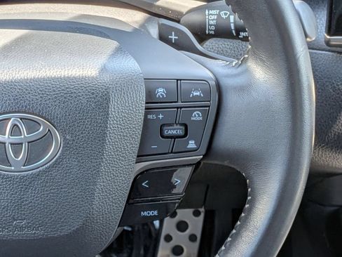 Used 2025 Toyota Camry SE FWD image 19