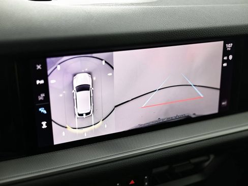 Certified 2025 Porsche Cayenne image 38