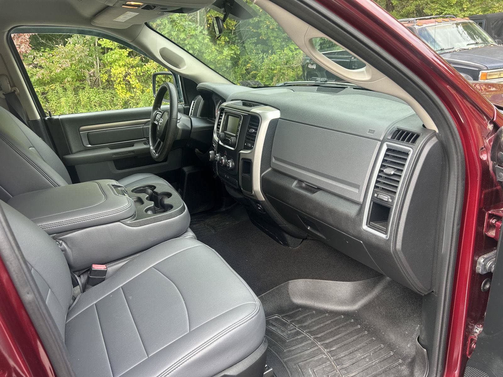 Used 2017 RAM 1500 Classic SLT AWD/4WD image 13