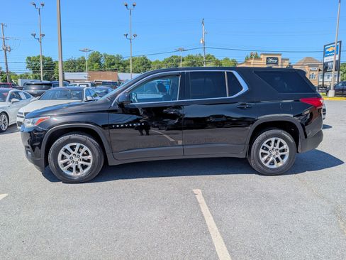 Used 2018 Chevrolet Traverse LS FWD image 2