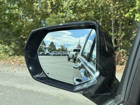 Certified 2024 GMC Yukon XL Denali image 44