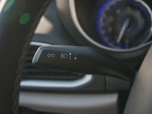 Used 2024 Chrysler Pacifica Touring-L image 24