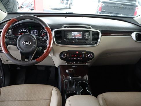 Used 2016 Kia Sorento EX image 16