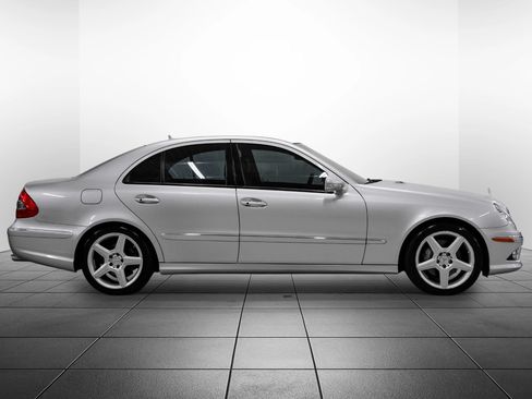 Used 2009 Mercedes-Benz E 550 Sedan image 8