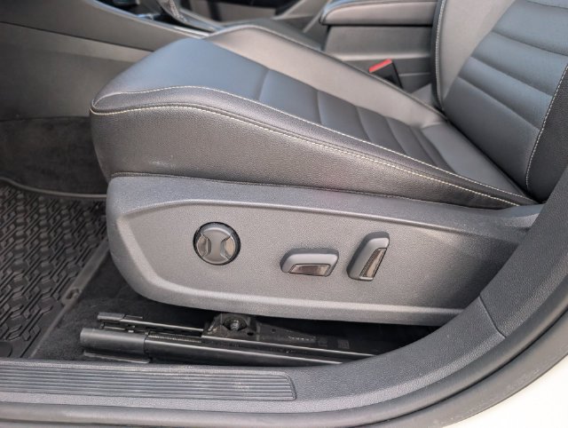 Used 2022 Volkswagen Jetta SE FWD image 21
