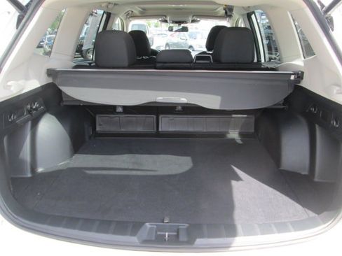 Used 2022 Subaru Forester Premium AWD/4WD image 11
