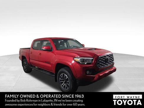 Used 2021 Toyota Tacoma TRD Sport w/ Technology Package AWD/4WD image 4