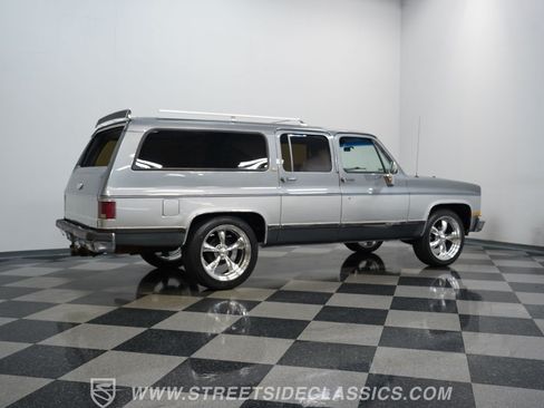 Used 1990 Chevrolet Suburban 2WD image 14