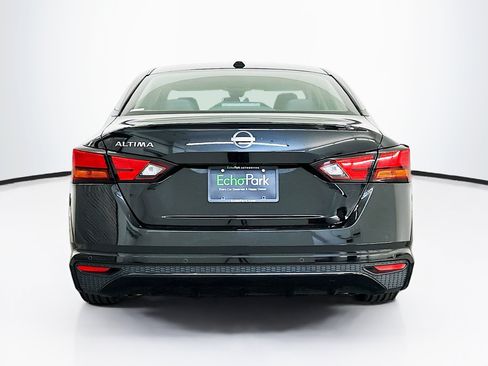 Used 2025 Nissan Altima 2.5 SV FWD image 7