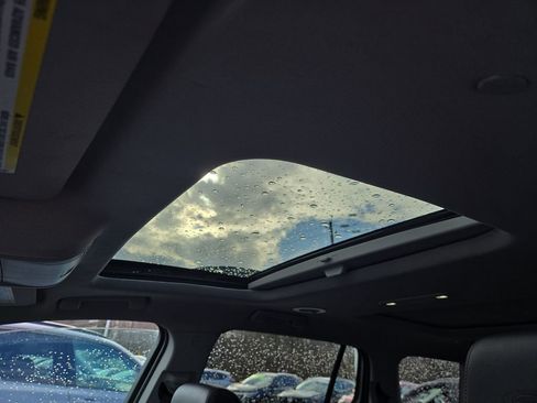 Used 2023 GMC Acadia AT4 w/ Technology Package image 20