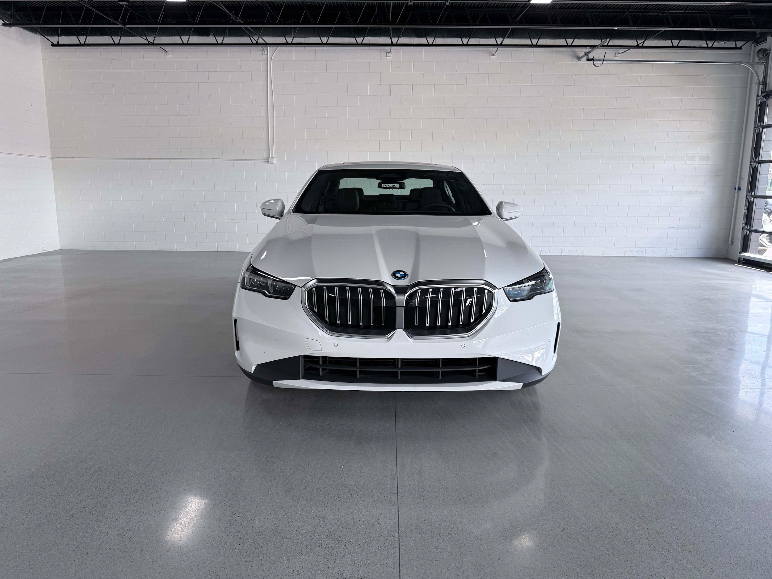 Used 2024 BMW i5 eDrive40i RWD image 8