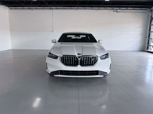 Used 2024 BMW i5 eDrive40i RWD image 8