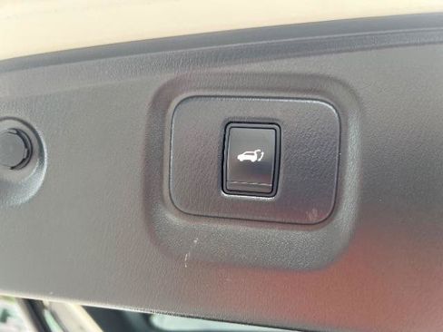 Used 2015 Nissan Pathfinder Platinum w/ Cargo Package AWD/4WD image 23