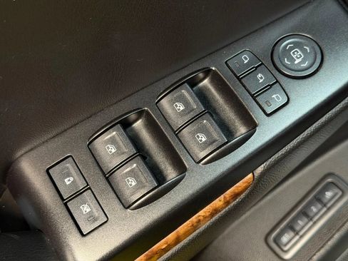 Used 2016 Chevrolet Suburban LTZ AWD/4WD image 28