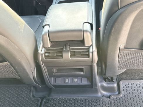 Used 2024 Land Rover Defender 110 S image 18