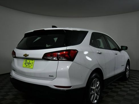 Used 2022 Chevrolet Equinox LS image 11