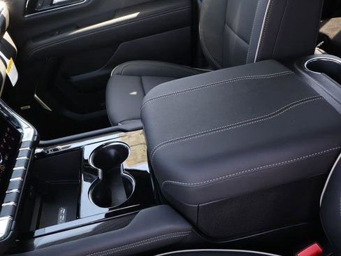New 2026 GMC Yukon XL Elevation AWD/4WD image 18