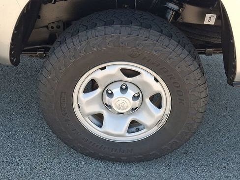 Used 2023 Toyota Tacoma SR AWD/4WD image 30