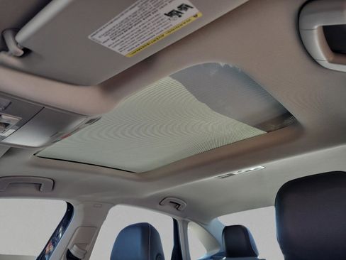 Used 2025 Volkswagen Jetta SE image 16