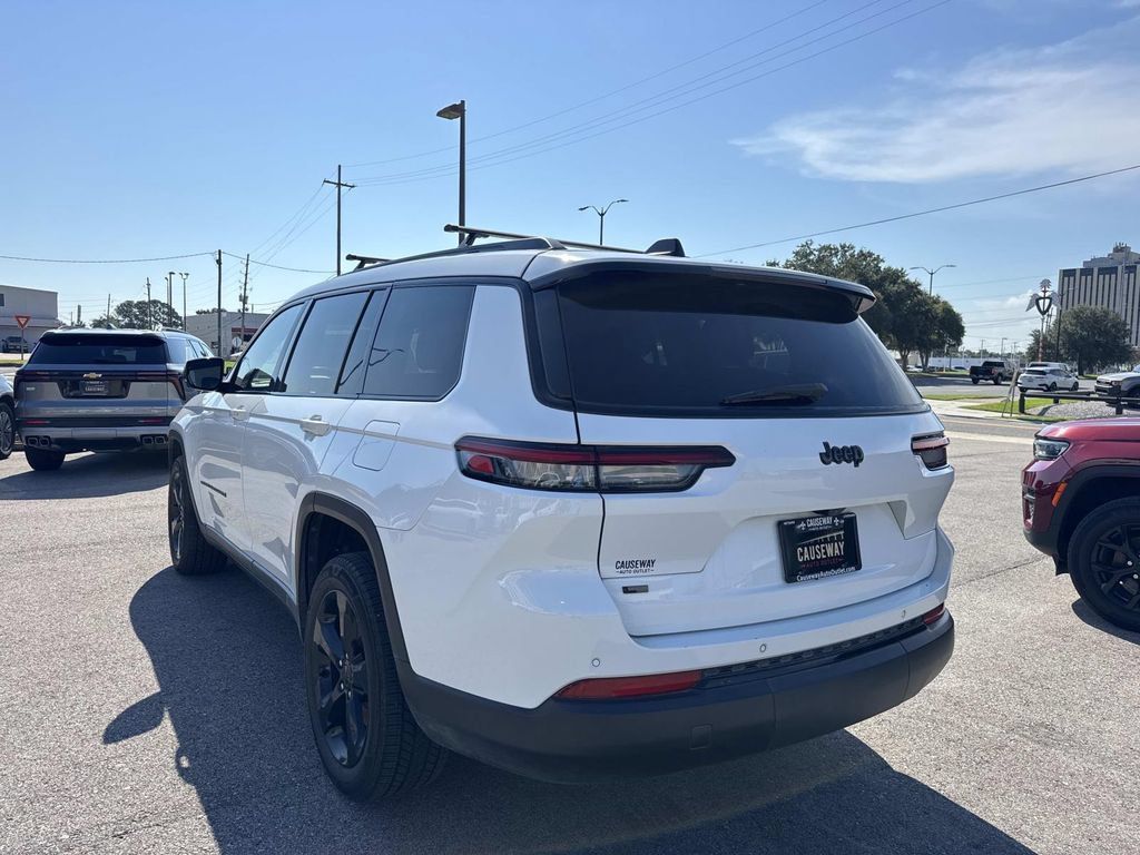 Used 2022 Jeep Grand Cherokee L Laredo RWD image 5