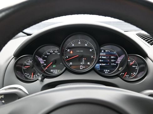 Used 2014 Porsche Cayenne image 25