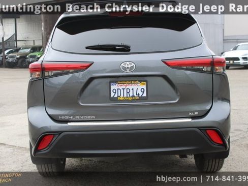 Used 2022 Toyota Highlander XLE image 4