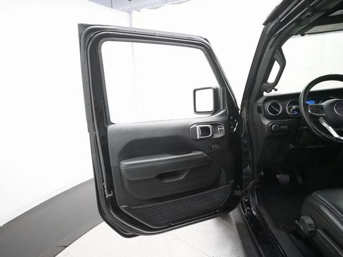 Used 2019 Jeep Wrangler Unlimited Sahara w/ Quick Order Package 24M Moab image 27