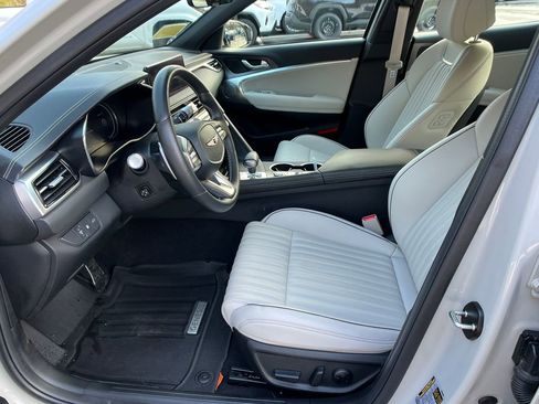 Used 2025 Genesis G70 2.5T w/ Sport Prestige Package image 9