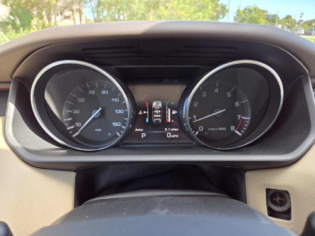 Used 2015 Land Rover Range Rover Sport SE AWD/4WD image 36