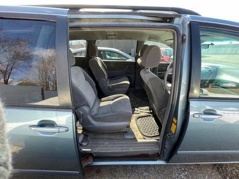 Used 2009 Toyota Sienna CE image 27