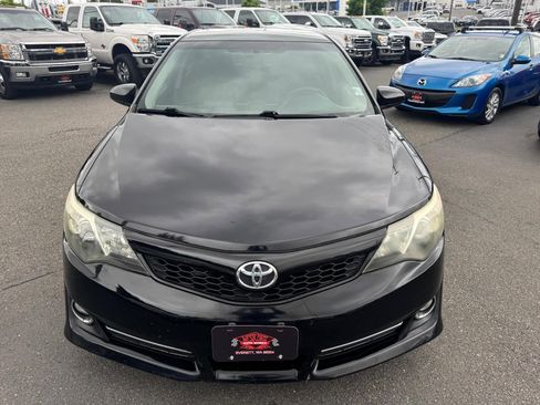 Used 2014 Toyota Camry SE FWD image 3