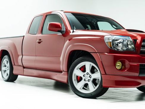 Used 2010 Toyota Tacoma X-Runner RWD image 3