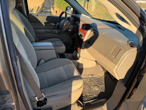 Used 2005 Dodge Durango SLT w/ Interior Convenience Group image 14