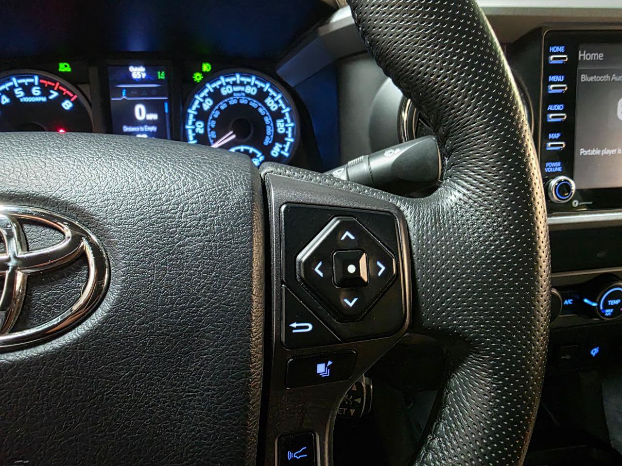 Used 2020 Toyota Tacoma TRD Sport AWD/4WD image 30