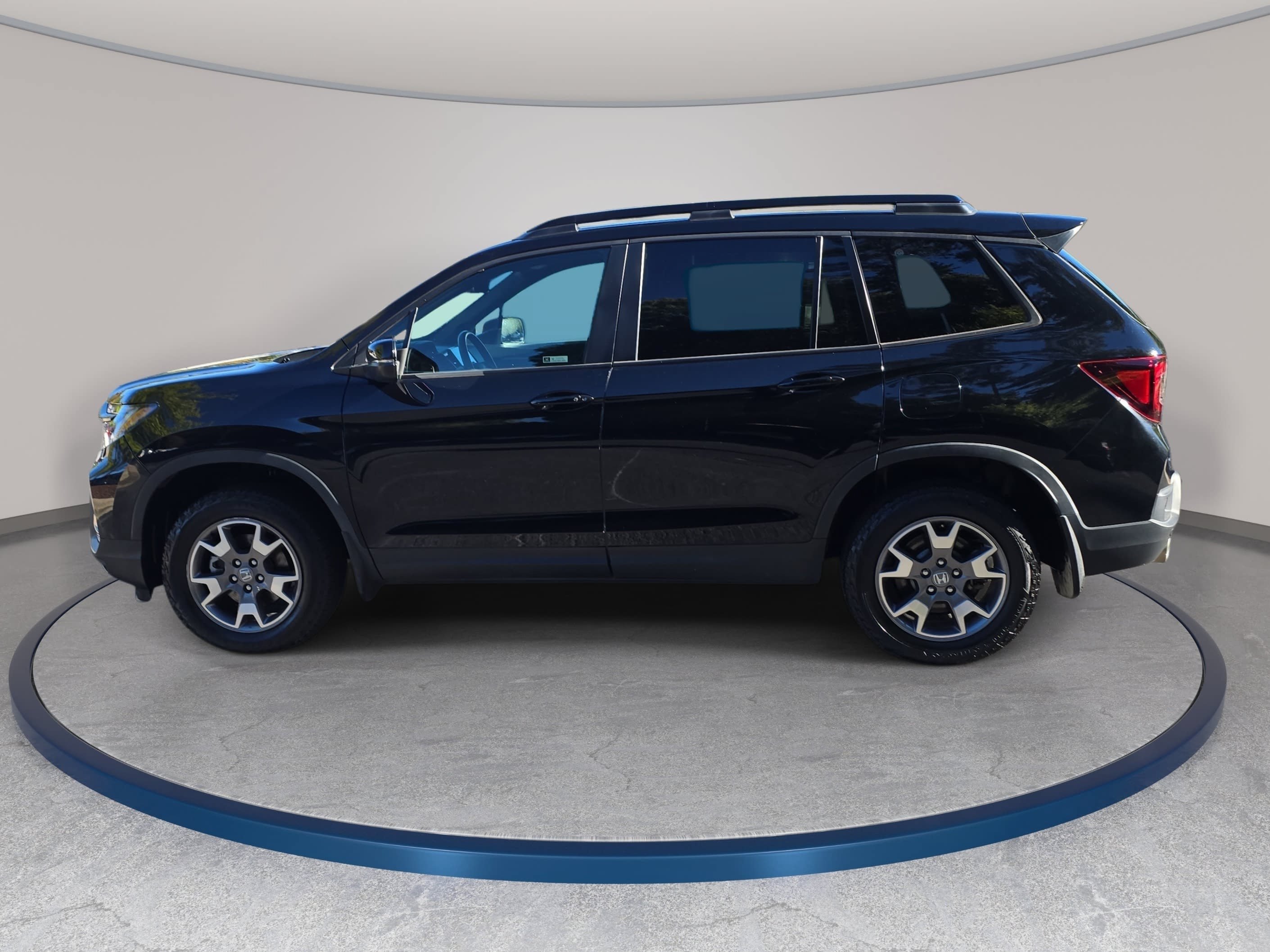Used 2023 Honda Passport TrailSport image 8