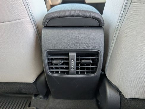 Used 2026 Toyota Corolla Cross L image 7