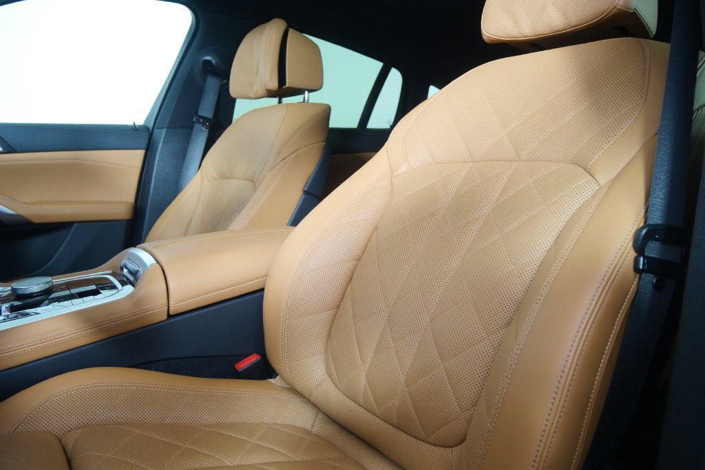 Certified 2026 BMW X6 xDrive40i AWD/4WD image 11