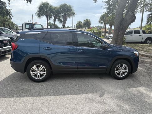 Used 2020 GMC Terrain SLE w/ Driver Convenience Package FWD image 6