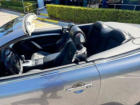 Used 2014 INFINITI Q60 Convertible w/ Premium Package image 23