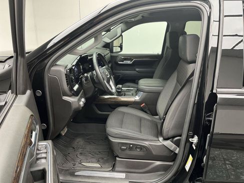 Certified 2024 GMC Sierra 1500 Elevation w/ Preferred Package AWD/4WD image 3